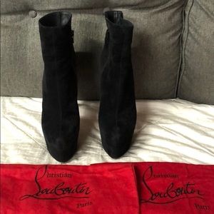CHRISTIAN LOUBOUTIN BLK SUEDE ZIP ANKLE BOOTS